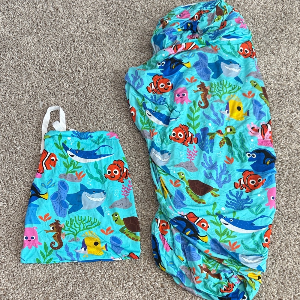 Little sleepies Nemo’s Reef crib sheet EUC